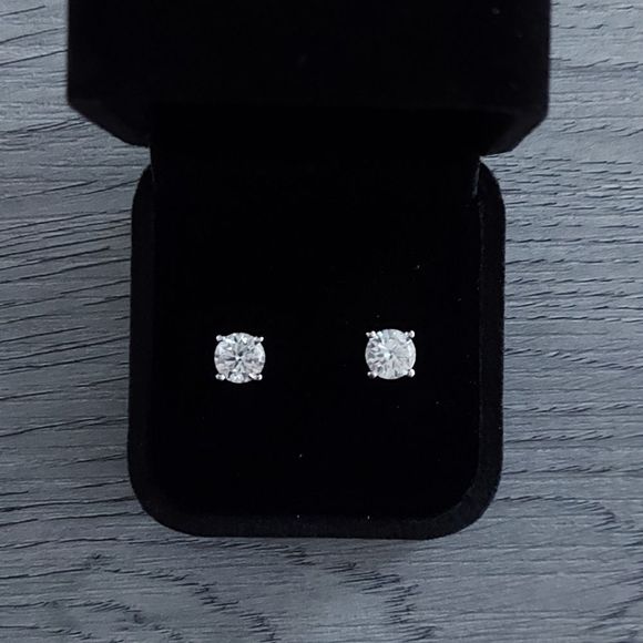 1 Carat Moissanite 925 Silver Sterling Stud Earrings - Picture 8 of 15